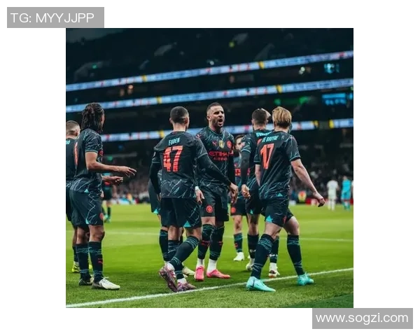 足总杯激战巴萨逆转拜仁补时进球点燃全场激情与转会传闻交织