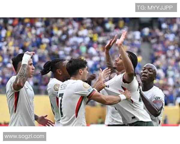 切尔西友谊赛大胜本菲卡争议判罚引发全场热议