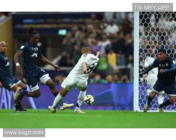 足总杯精彩对决皇马凭借帽子戏法力克阿森纳战术解析与精彩瞬间回顾